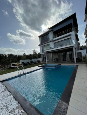 Jumbo Heavens 5 Bedroom Scenic Luxury Pool Villa